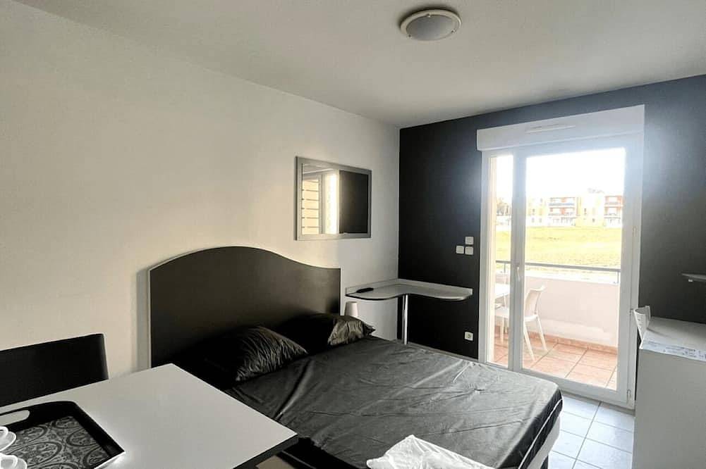 Entire apartment, Studio Agréable Avec Balcon Proche mer in Béziers, Côte d'Améthyste
