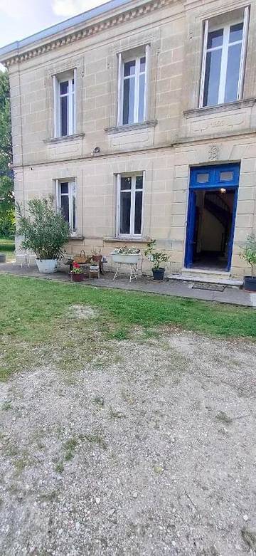 Cottage pour 2 personnes, avec jardin ainsi que terrasse et vue à Tauriac