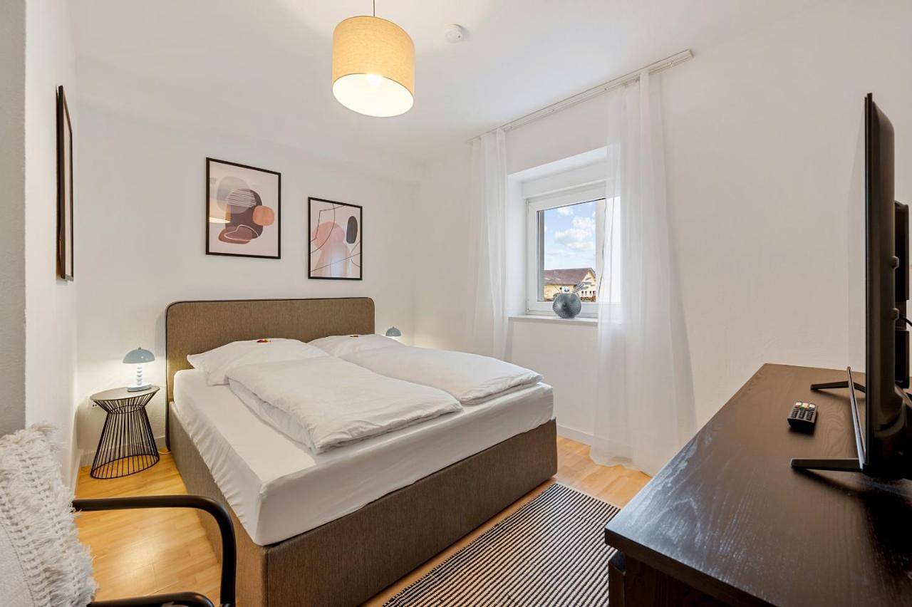 Ganze Wohnung, Lahnblick 3 Schlafzimmer, Parkplatz, Wlan in Lahntal (Hessen), Landkreis Marburg-Biedenkopf