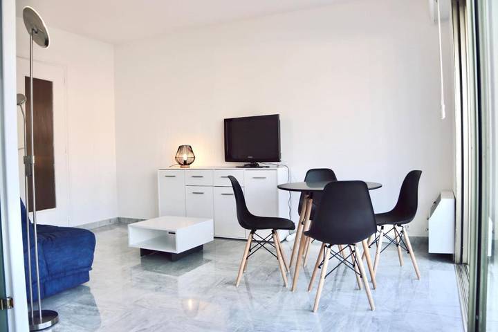 Gîte pour 3 personnes, avec balcon dans Carnolès - 2