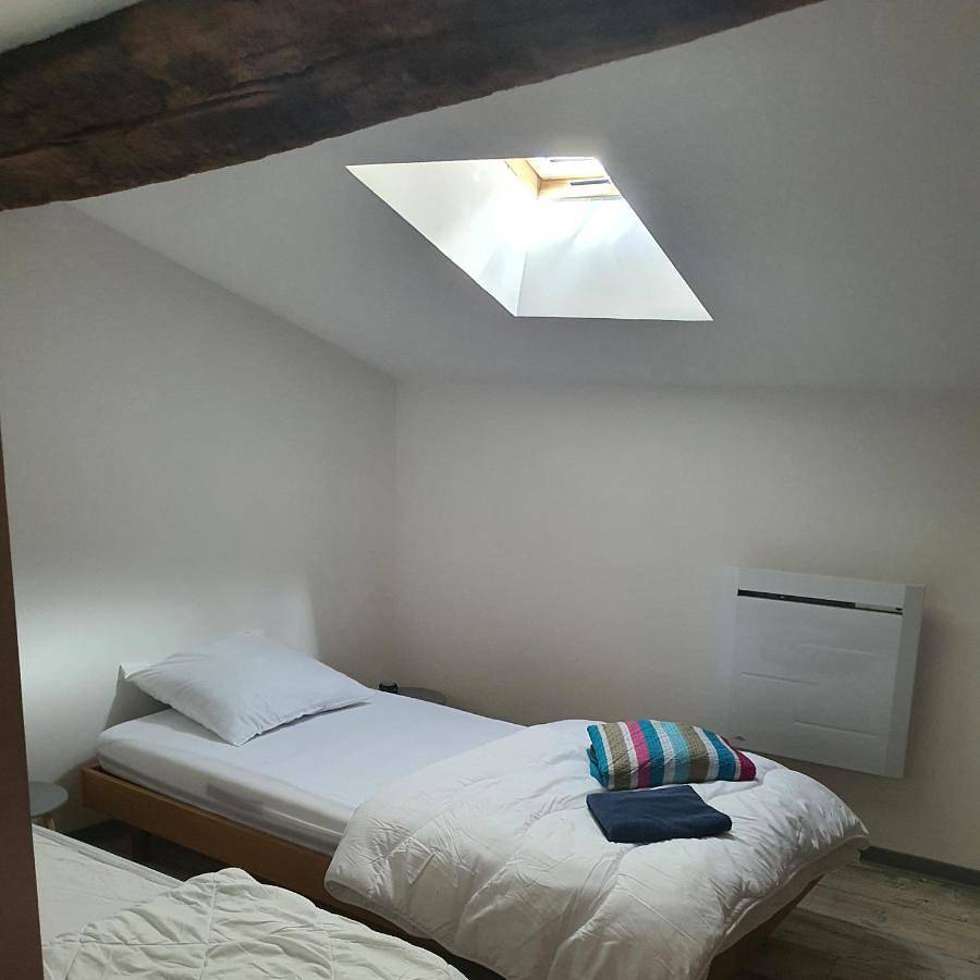 Appartement entier, Two-Bedroom Apartment in Fains-Véel, Région de Bar-le-Duc