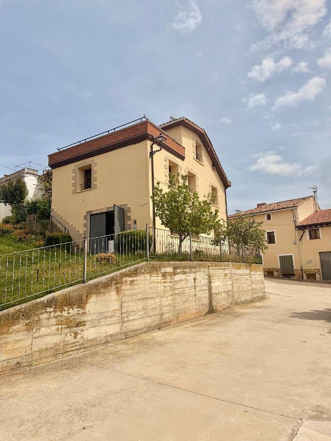 Casa rural para 10 personas, con Balcón y Terraza además de Jardín y Vistas en Quintanaélez