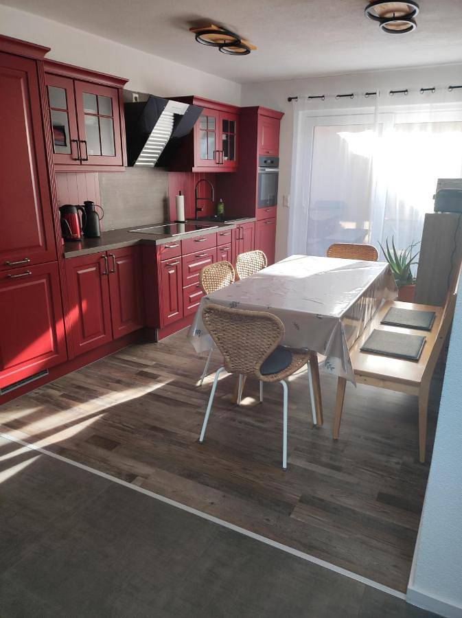 Ferienwohnung für 4 Personen, mit Garten und Pool sowie Ausblick - 1