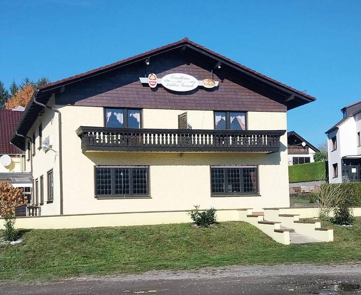 Hotel für 2 Personen, mit Balkon und Terrasse sowie Ausblick in Hamm (Sieg)