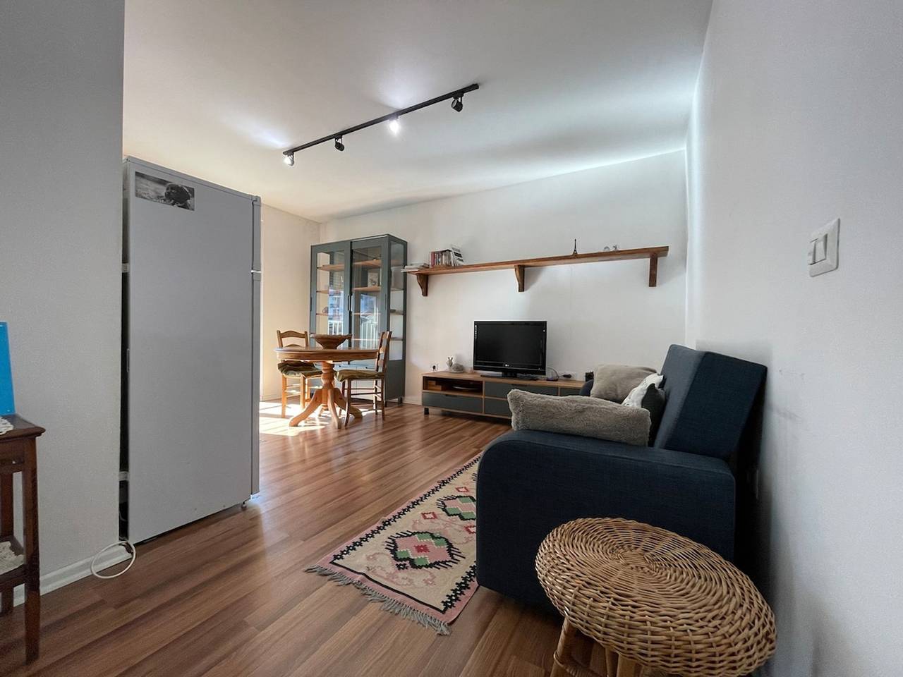 Ganze Wohnung, Flora - Modern Rooftop Apartment with Balcony in Tiranë, Albanien