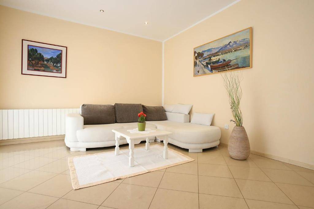 Appartement entier, Apartment  with a sea view in Baška, Krk