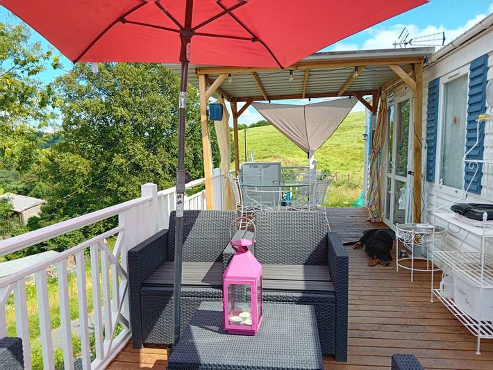 Mobil home pour 4 personnes, avec balcon ainsi que jardin et jacuzzi - 1