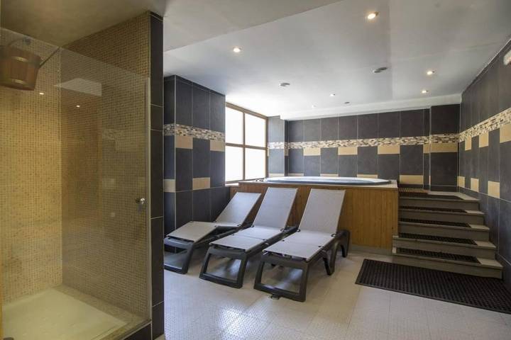 Gîte pour 3 personnes, avec Jacuzzi ainsi que Terrasse et Sauna dans Vallee De Boi
