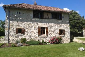 Gîte pour 7 personnes, avec terrasse et jardin à Saint-Martin-de-Fressengeas