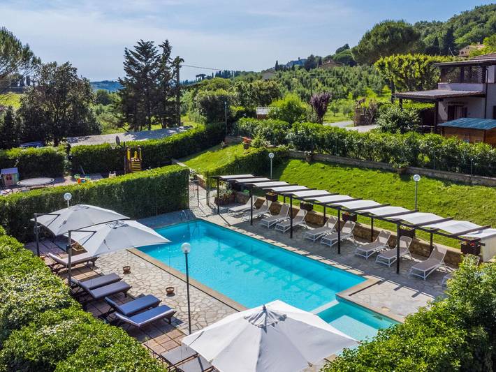 Appartamento per 4 persone, con piscina e giardino in Casale Marittimo