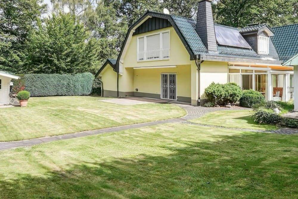 Privates Anwesen an der Steinbachtalsperre: Waldidyll mit Sauna & Kamin in Euskirchen, Eifel (Nordrhein-Westfalen)