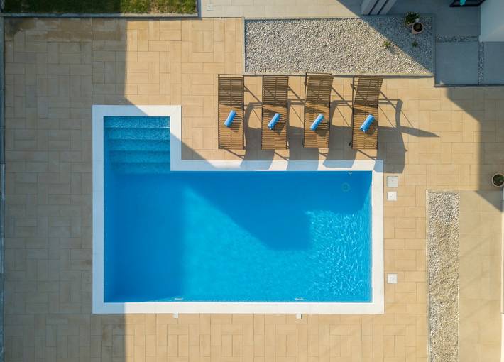 Villa for 8 people, with terrace and garden, with pets in Zadar (Municipality)