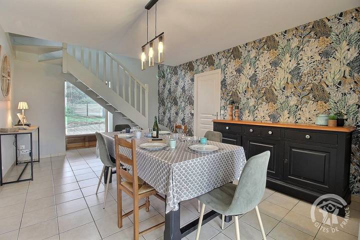 Gîte pour 6 personnes, avec Terrasse et Jardin