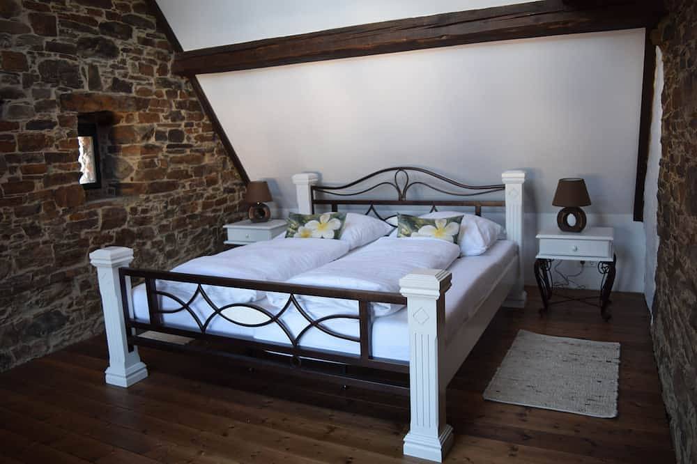 Historisches Eifel-Landhaus mit traumhaften Garten, Sauna & Kamin in Antweiler, Ahrtal