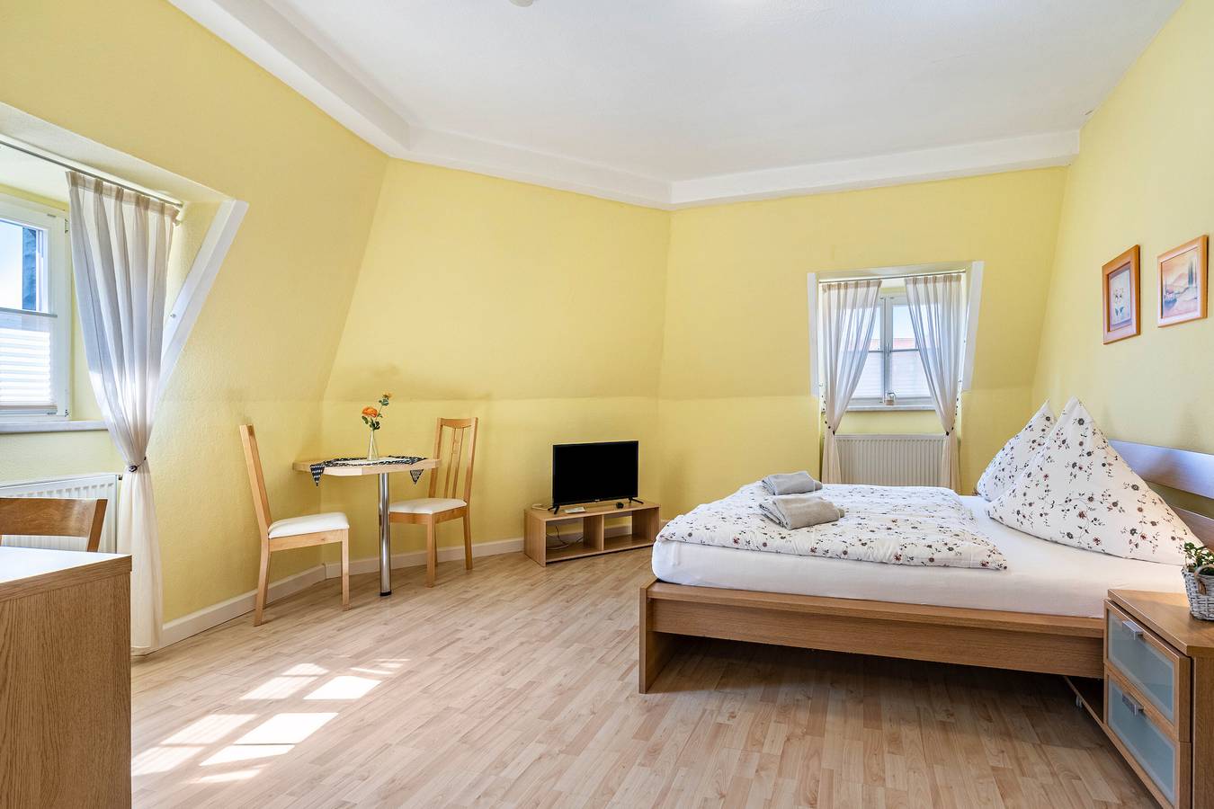 Room 'Zimmer 'Sonnengruß'' with Wi-Fi in Meißen, Region Meissen
