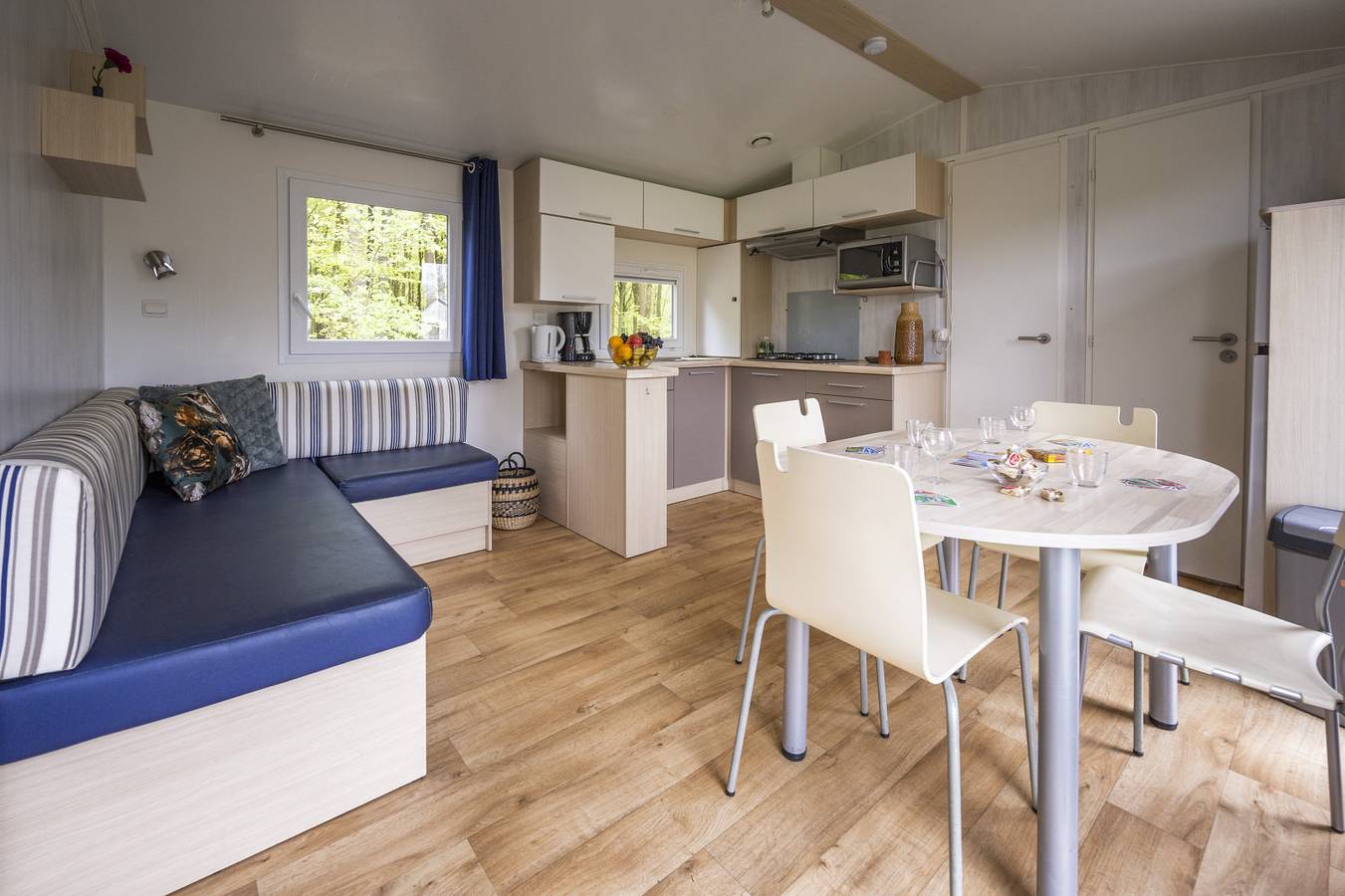 Beautiful 4 person chalet at a campsite in the Belgian Ardennes in Bertrix, Neufchâteau e dintorni