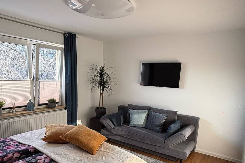 Ganze Wohnung, 1. Og Ferienwohnung „Am Weiher“ – Ihr perfektes Urlaubsdomizil in Denklingen, Romantische Straße