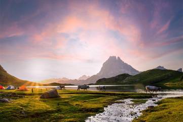Gîte pour 4 personnes, avec piscine ainsi que jardin et vue à Bielle (Pyrénées-Atlantiques)