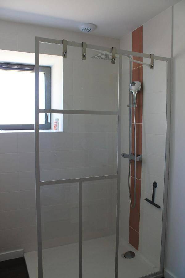 Location de vacances pour 8 personnes, avec jardin ainsi que jacuzzi et terrasse, animaux acceptés à Perpezac-le-Blanc - 4