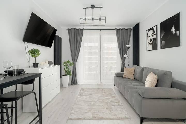 Apartamento entero, Apartment with Balcony on the 10th Floor | Parking and Neighborhood View in Poznań, Gran Polonia (región histórica)