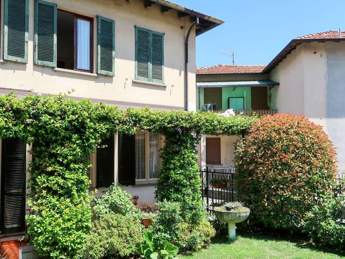 Ferienwohnung für 5 Personen, mit Terrasse und Garten in Dongo