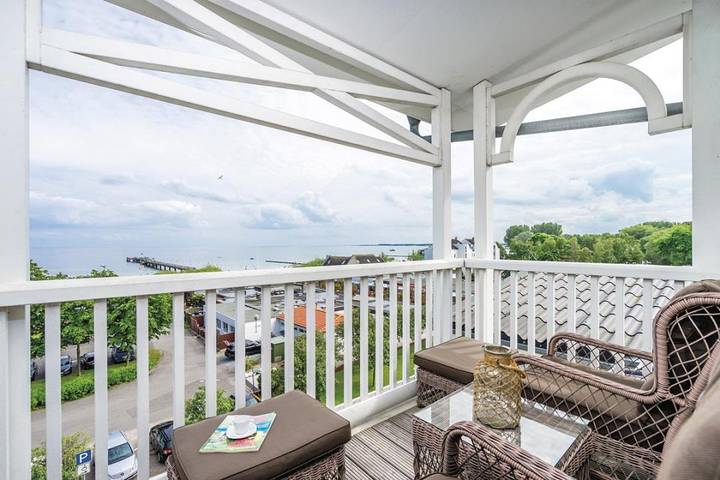 Ferienwohnung für 3 Personen, mit Meerblick und Balkon sowie Sauna