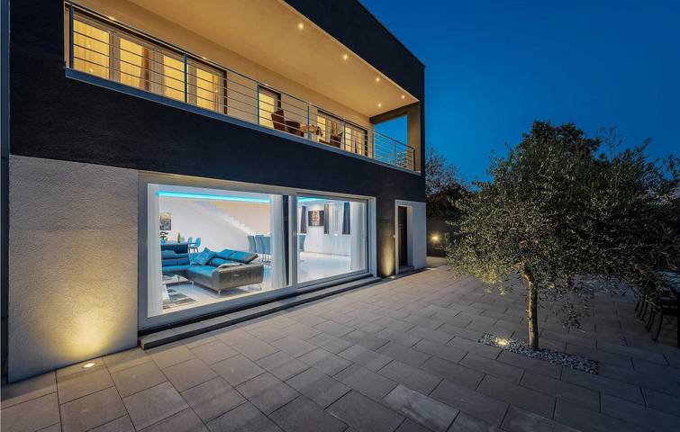Reizende 2-Zimmer-Wohnung mit Terrasse, WLAN und Parkplatz in der Nähe von Sveti Petar u Šumi in Sveti Petar u Šumi, Zentralistrien