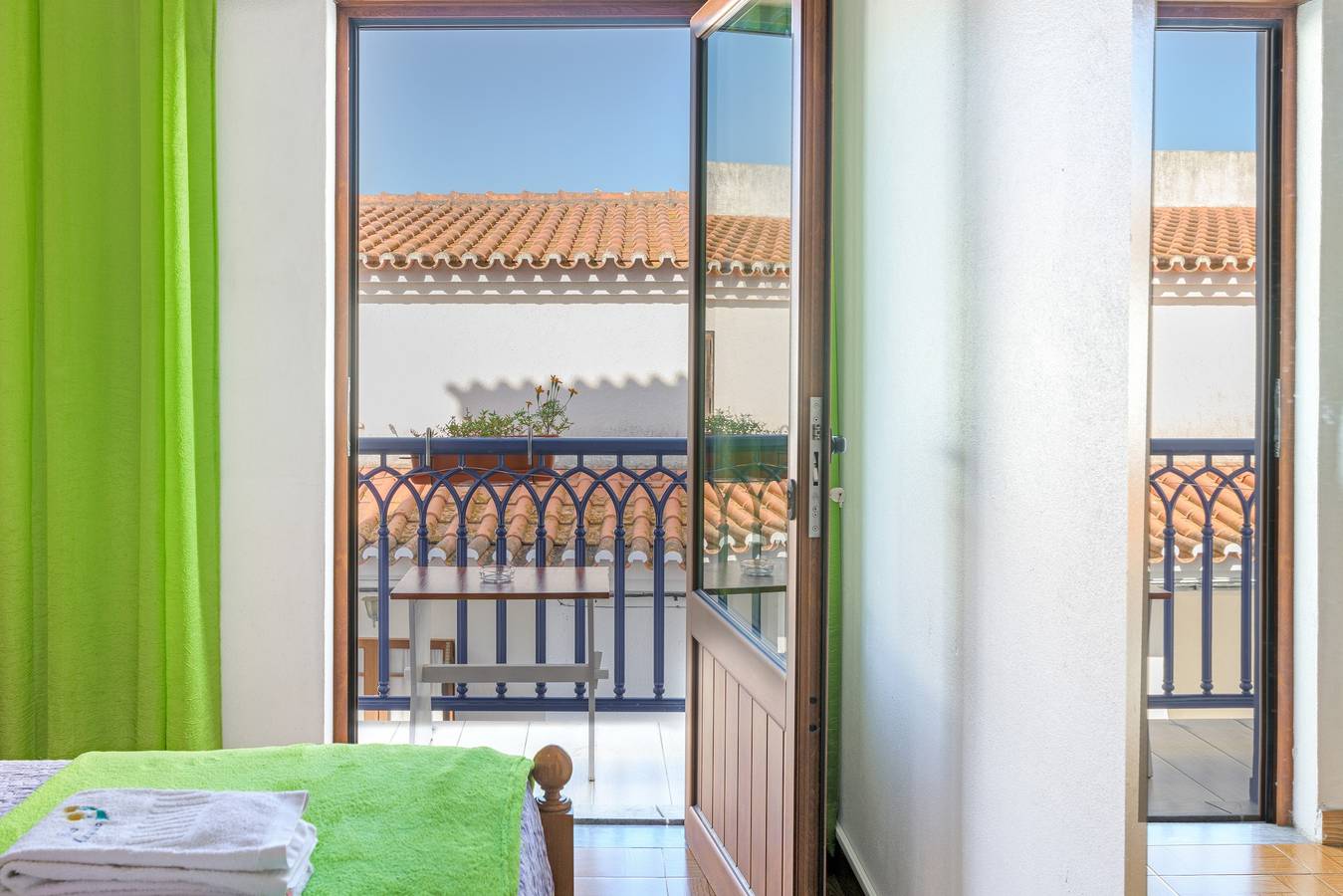 Chambre 'Quarto Lilás' avec balcon et Wi-Fi in Odeceixe, Costa Alentejana