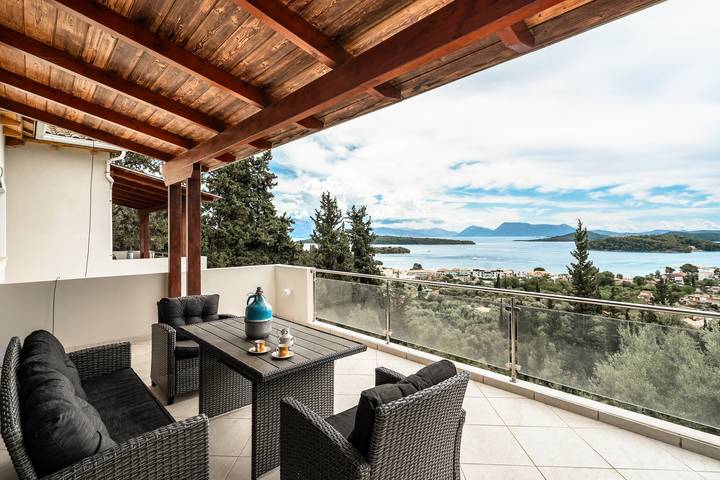 Villa 'Nidri Hills' with Sea View, Wi-Fi and Air Conditioning in Perigiali, Greece