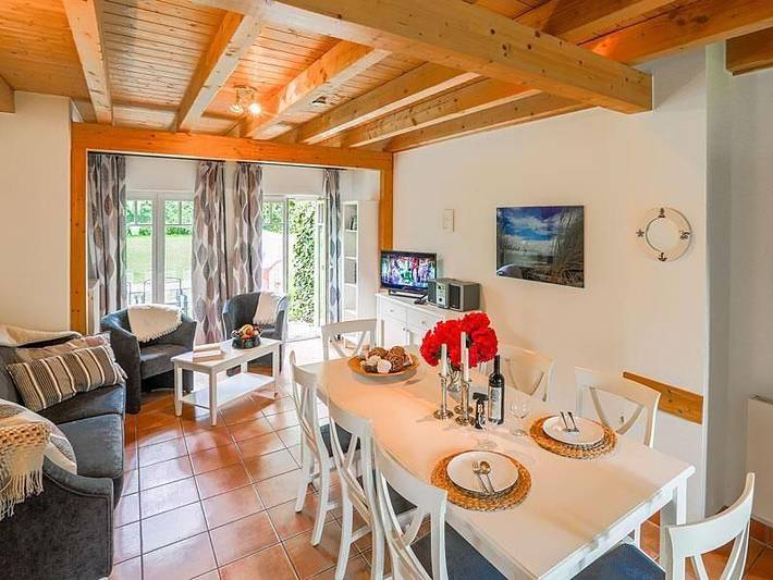 Ferienhaus für 10 Personen, mit Garten und Terrasse in Nienhagen