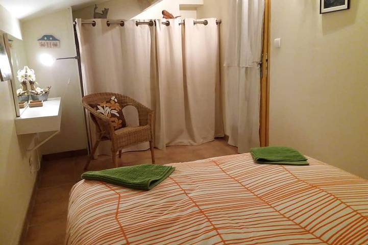 Location de vacances pour 8 personnes, avec jardin à La Crau - 2