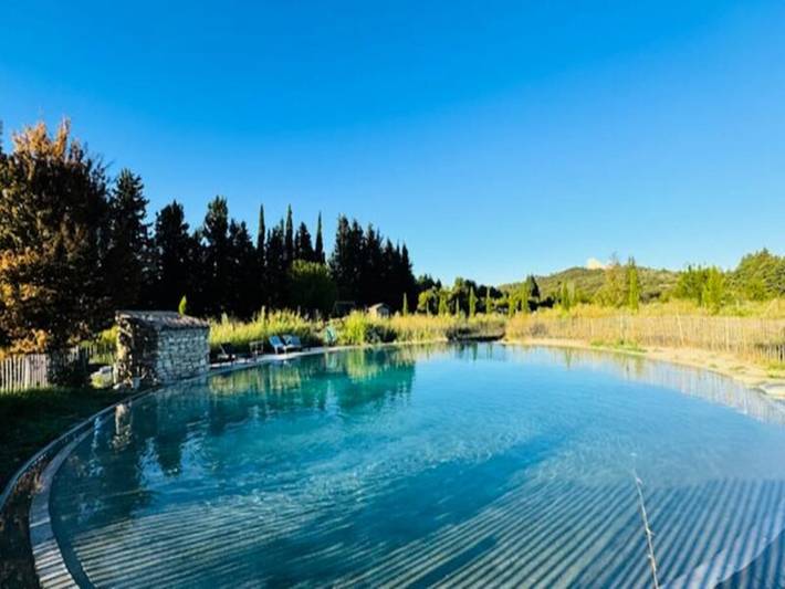 Gîte pour 9 personnes, avec jardin et jacuzzi, adapté aux familles à Le Thor - 3