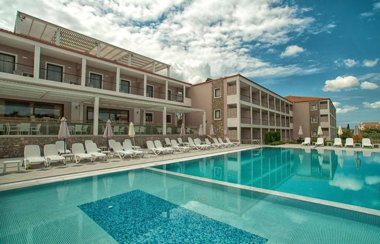 Hôtel pour 2 personnes, avec Balcon et Terrasse ainsi que Jacuzzi et Piscine