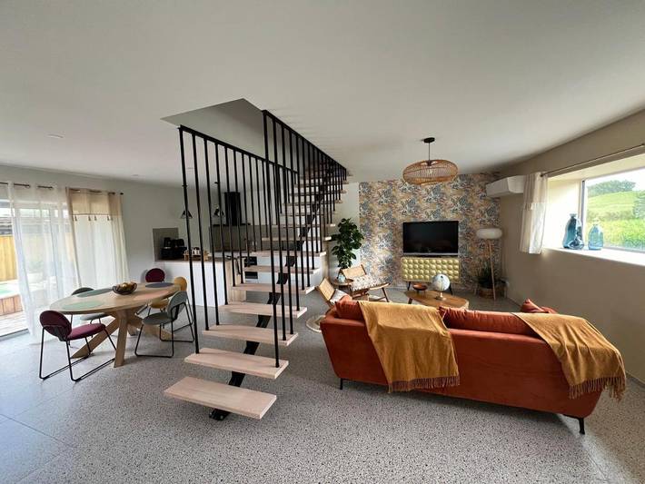 Location de vacances pour 4 personnes, avec terrasse et piscine à Fronsac