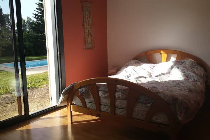 Location de vacances pour 12 personnes, avec jardin et terrasse à Chavanoz - 2