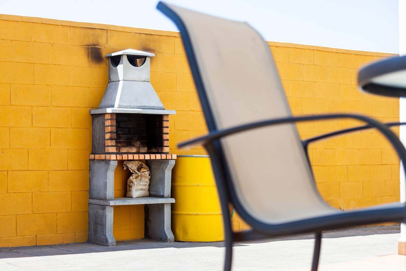 Rústica casa cerca de la playa con piscina, terraza, jardín y Wi-Fi; Se admiten mascotas; Hay aparcamiento disponible in Fuente del Gallo, Conil de la Frontera