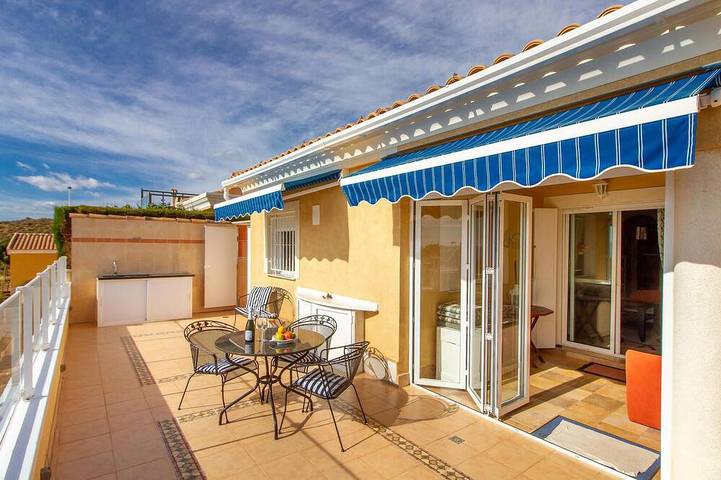 Ferienhaus für 4 Personen, mit Balkon/Terrasse und Terrasse - 1