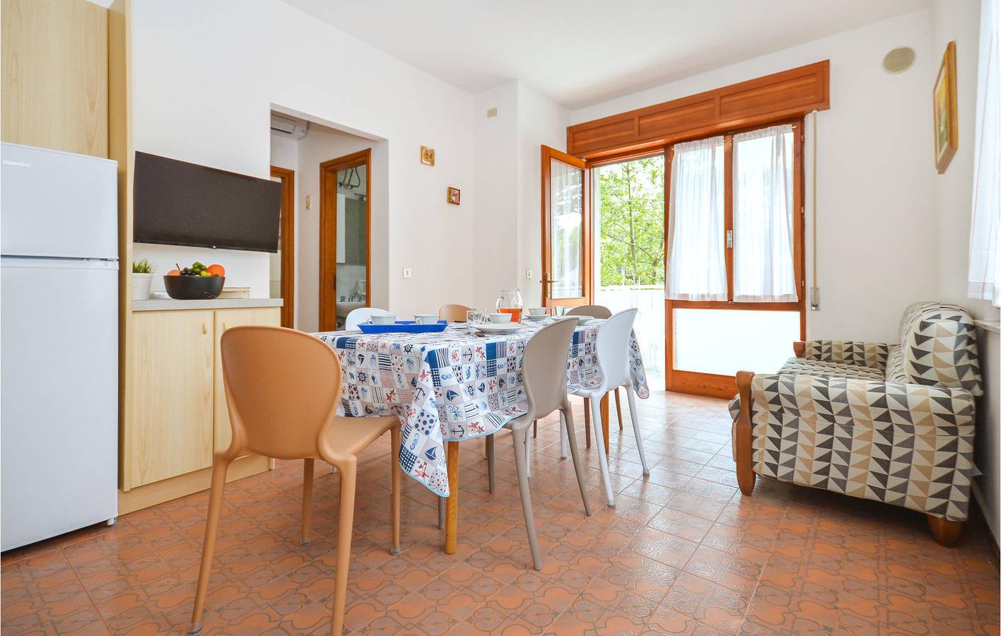 Ganze Ferienwohnung, Strandnahes Doppelapartment mit Parkplatz & AC in Lignano Pineta, Lignano Sabbiadoro