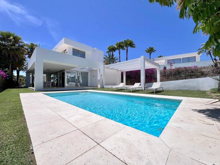 Villa with pool for 6 people, with garden and pool as well as view in Marbella