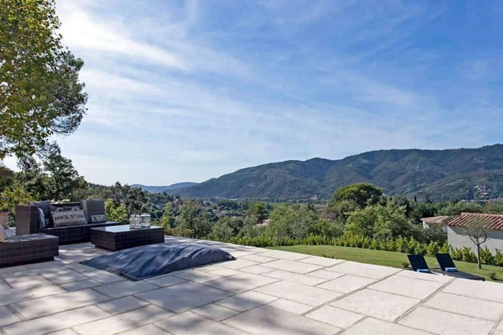 Villa Olea - Vier Schlafzimmer Villa, Schläft 8 in Pégomas, Cannes und Umgebung