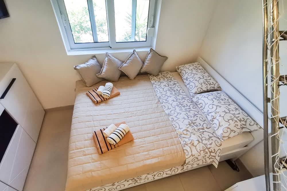 Entire apartment, Lovely apartment in Utjeha with sauna in Utjeha-Bušat, Montenegro Coast
