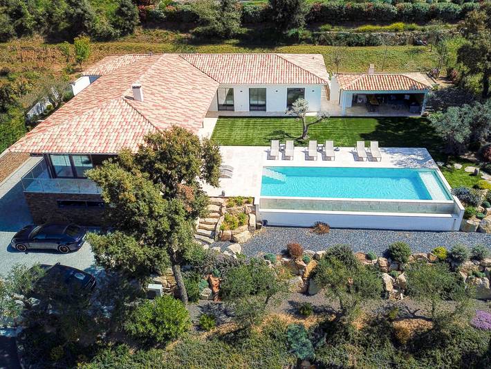 Location de vacances pour 10 personnes, avec terrasse et jardin à La Garde-Freinet - 2