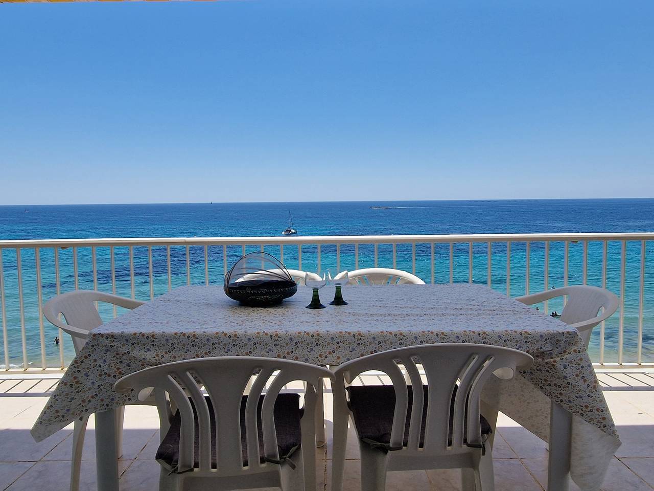 Entire apartment, Holiday apartment for 5 people with terrace in Calpe Old Town, Calpe