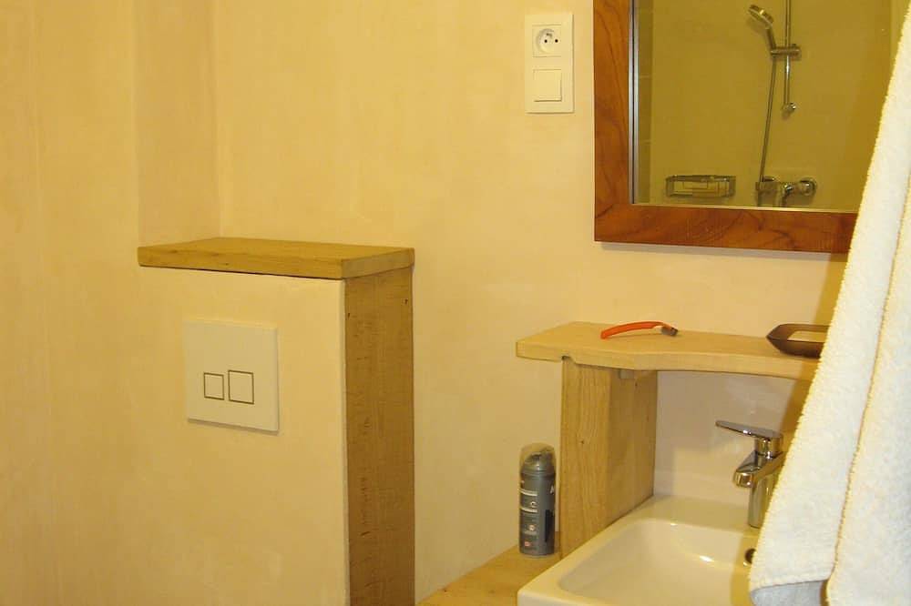 Appartement entier, Bienvenue. Appt plein pied au calme avec terrasse et jardin in Valgelon-La Rochette, Région de Chambéry
