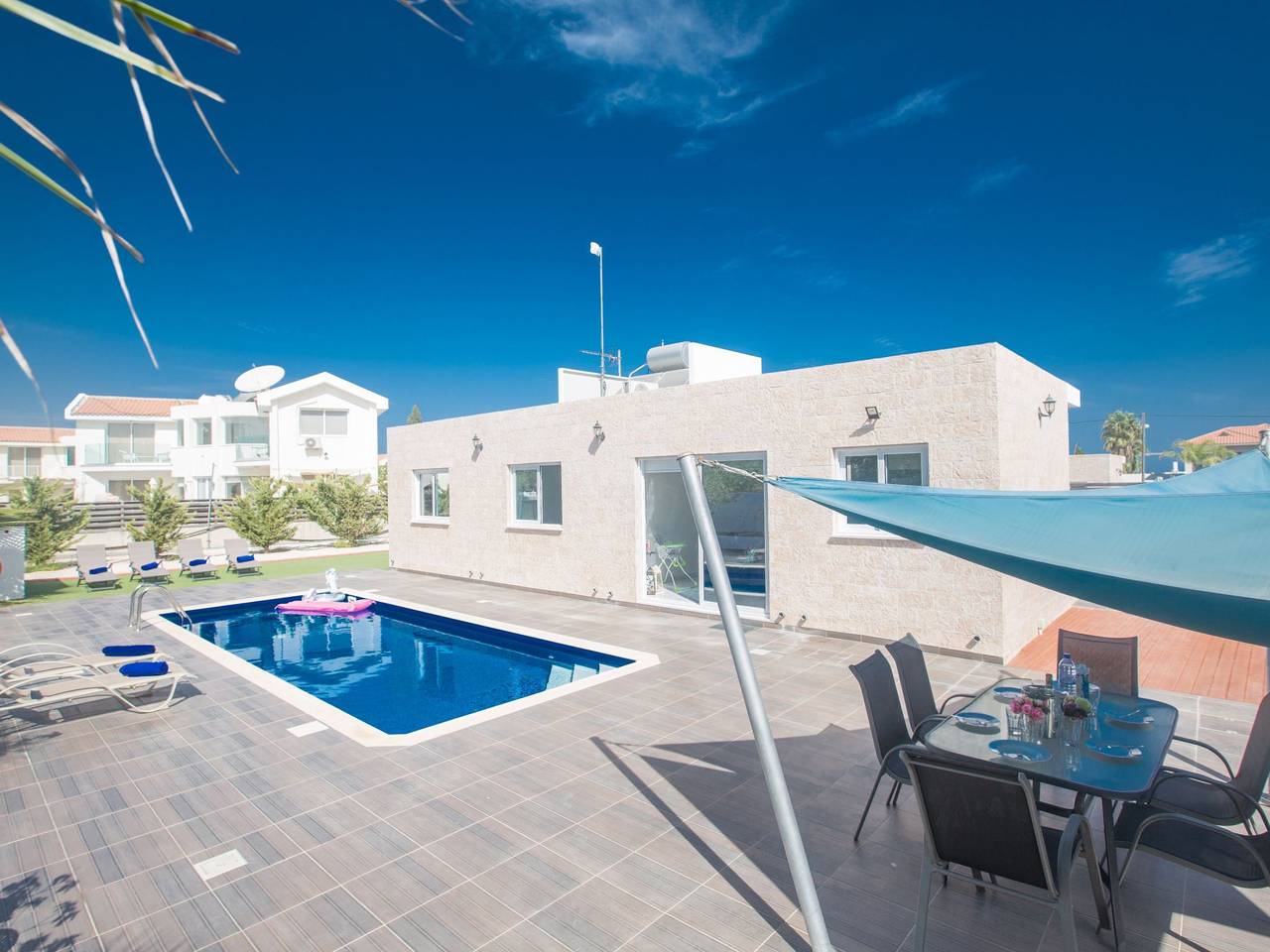 3 Schlafzimmer Villa mit Pool in Protaras Zentrum in Protaras, Südzypern