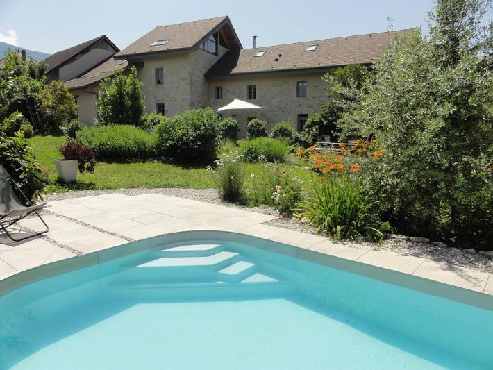 Gîte pour 6 personnes, avec piscine et jardin