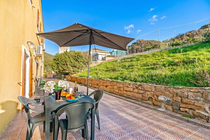 Gîte pour 4 personnes, avec terrasse à Sassari - 2