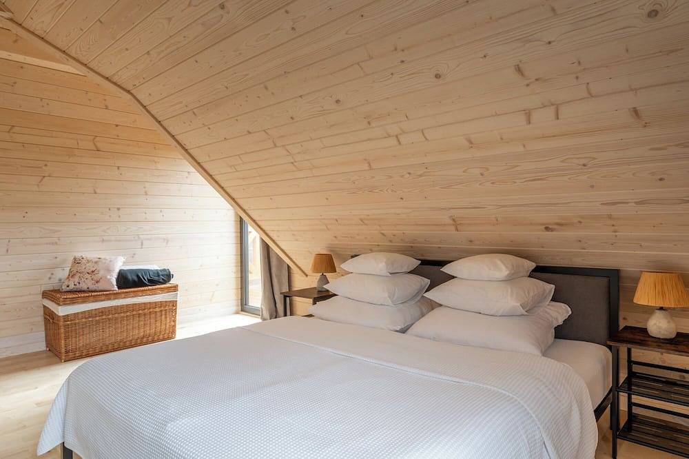 Beautiful mountain house by the river with panoramic views of the Giant Mountains in Przesieka, Sudeten (Poland)