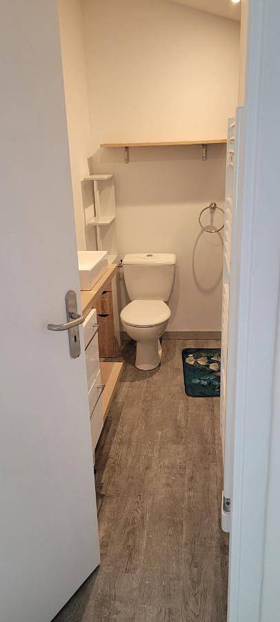 Appartement entier, Two-Bedroom Apartment in Saint-Julien-l'Ars, Vienne (France)