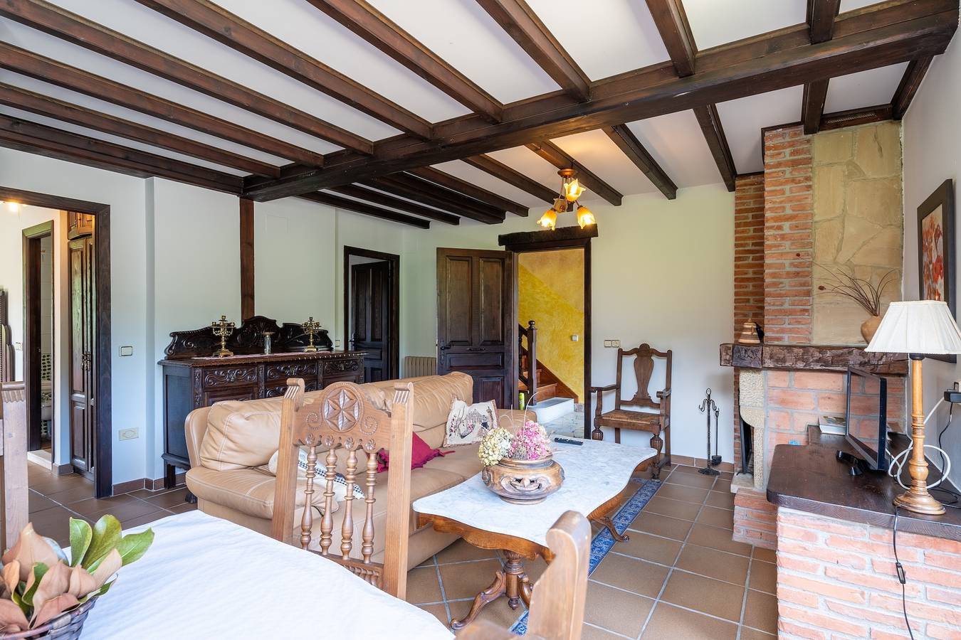 Casa de férias 'Rodiles De Matisón' com vista para a montanha, piscina privada e Wi-Fi in Villamayor (Piloña), Piloña
